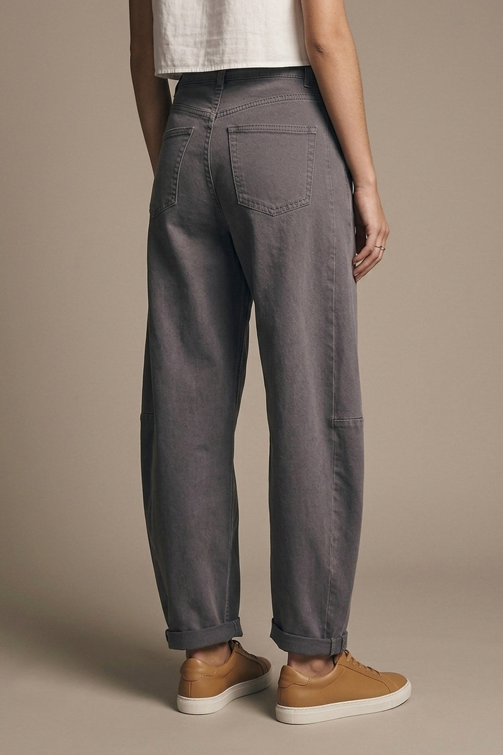 UNIKCOSA Gray Barrel-Leg Balloon Jeans