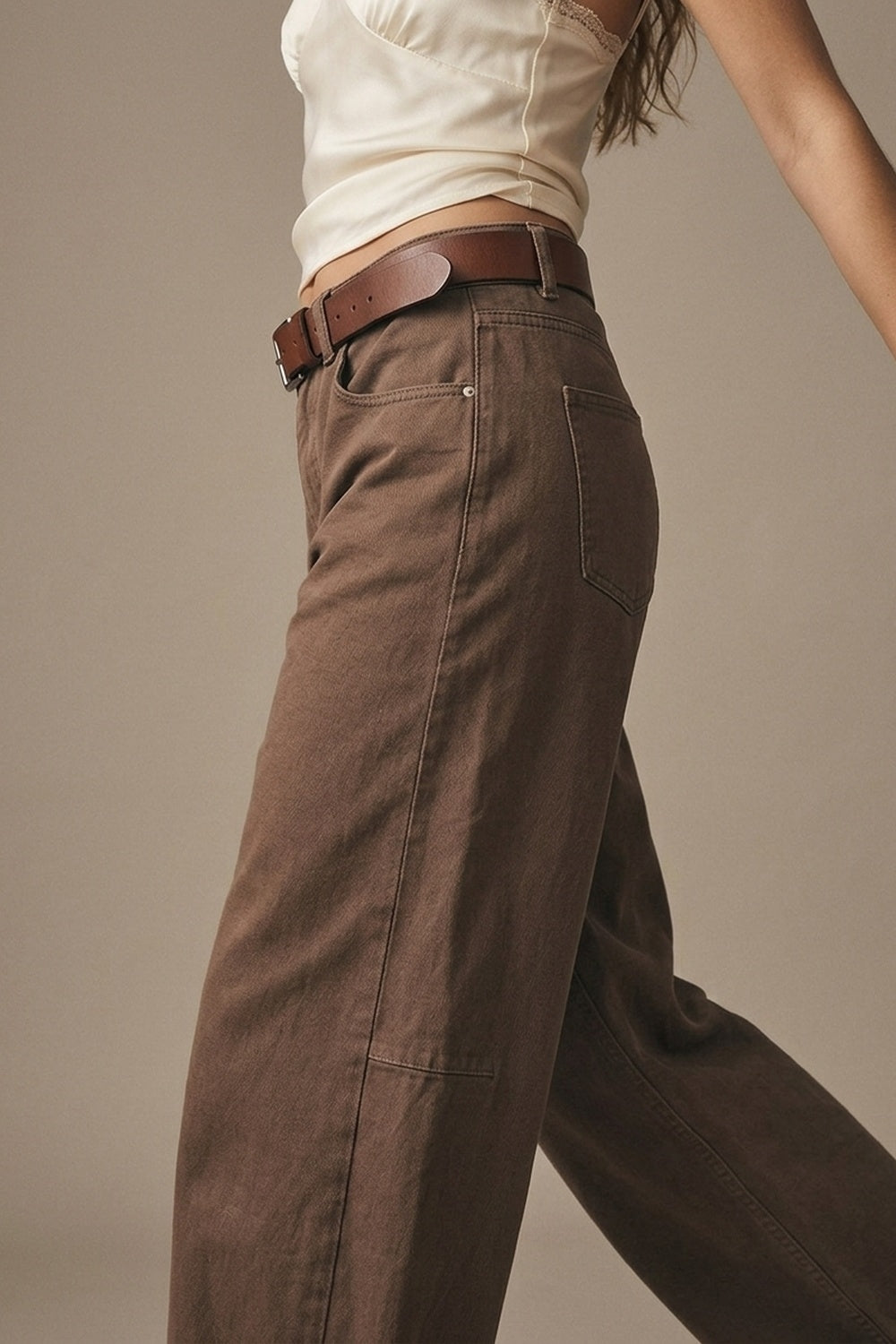 UNIKCOSA Fango Belted Barrel-Leg Pants