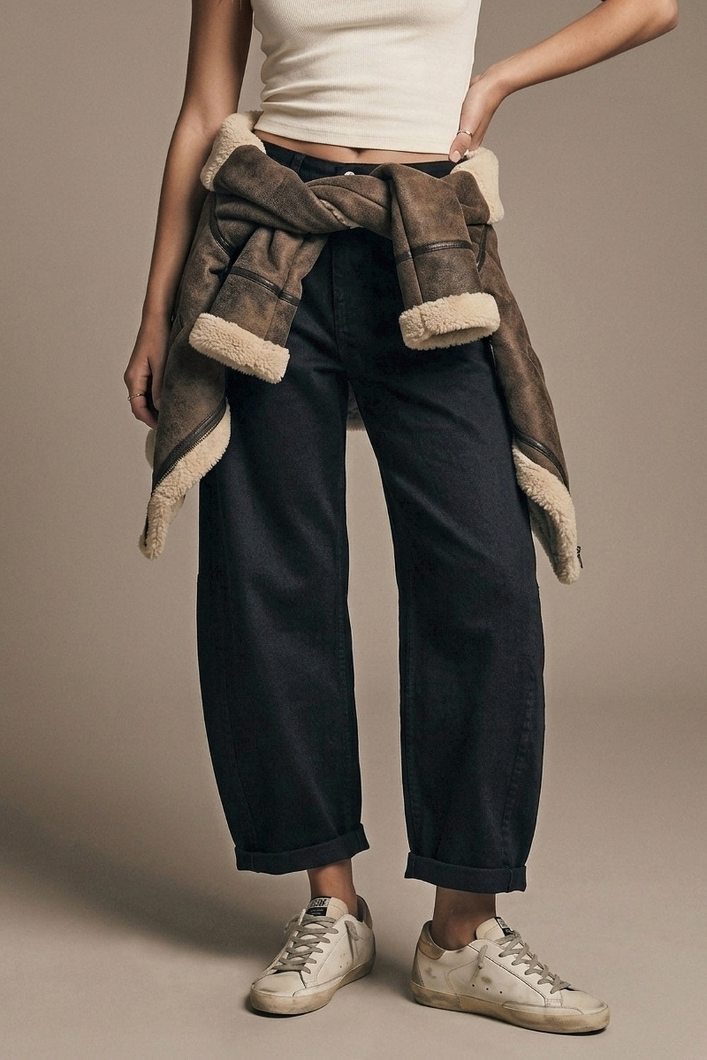 UNIKCOSA Black Barrel-Leg Balloon Jeans