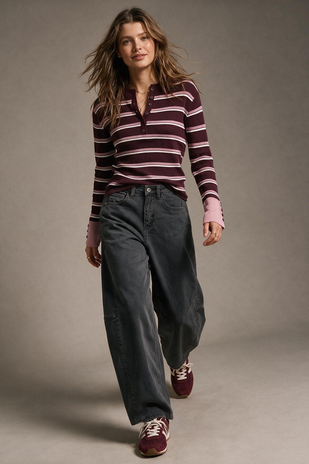 Grey Wide-Leg Pants in Barrel Style with side seam