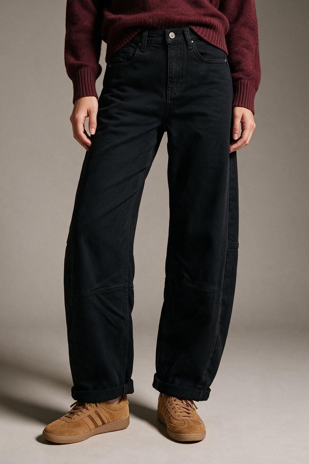 black Wide-Leg Pants in Barrel Style with side seam