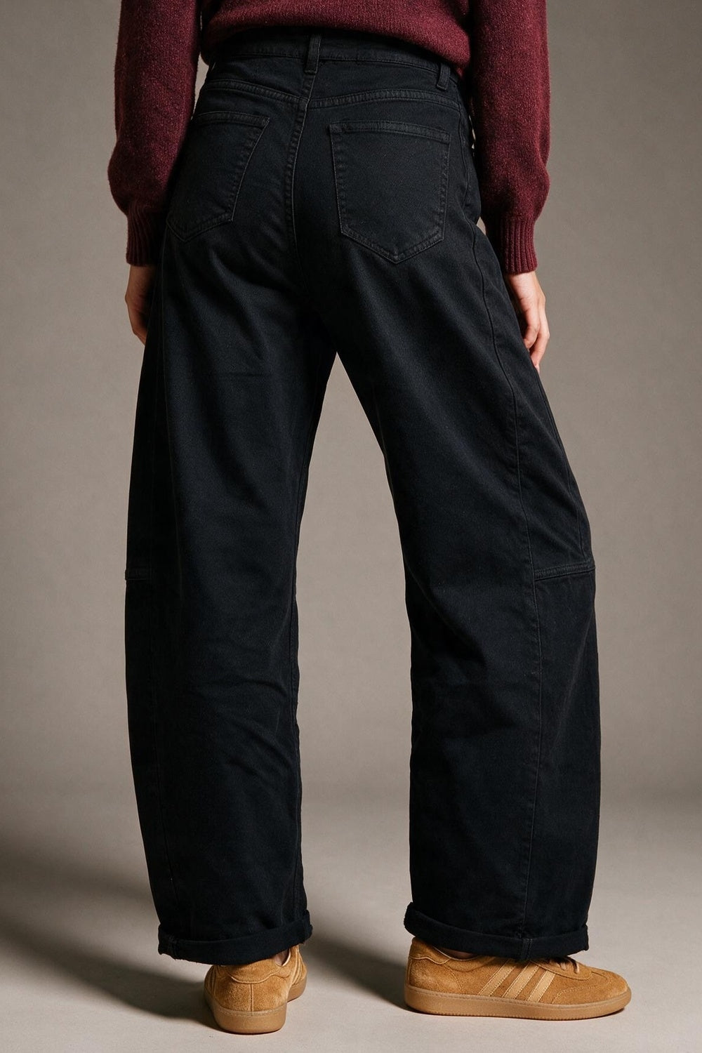 black Wide-Leg Pants in Barrel Style with side seam