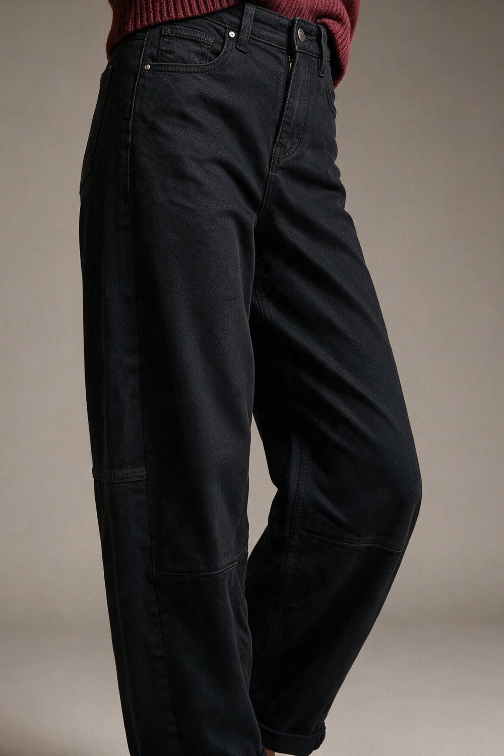 black Wide-Leg Pants in Barrel Style with side seam