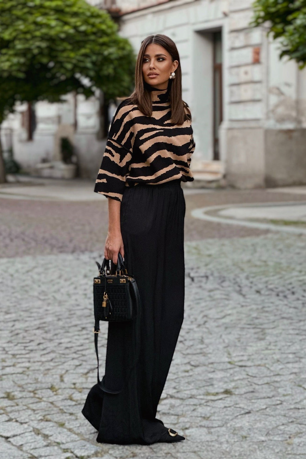 https://cdn.shopify.com/s/files/1/0868/8281/2251/files/24f4d7d5de8a65aac3c8d5a39635a41e.jpg?v=1760170677