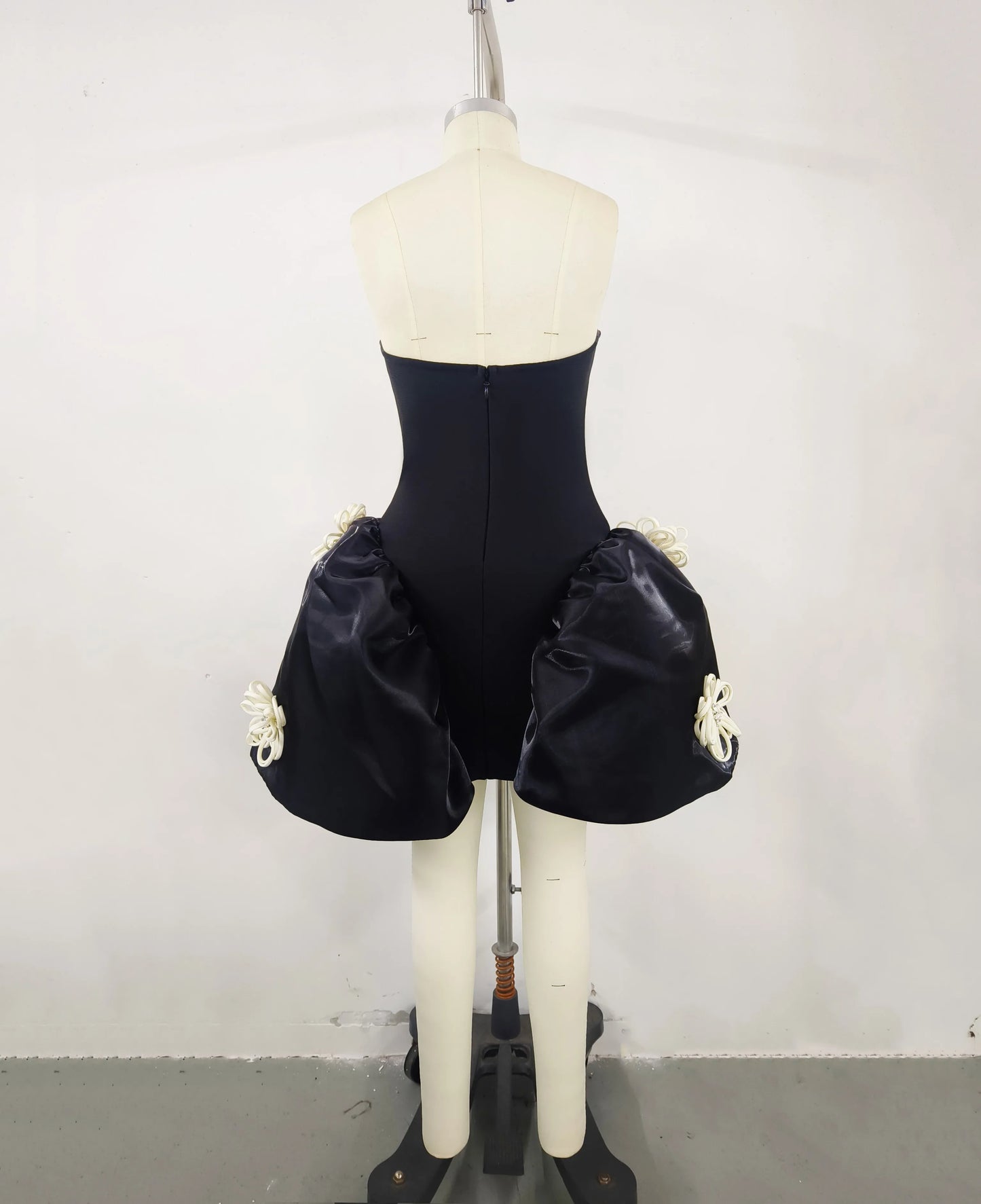 UNIKCOSA Velora Black Floral Strapless Mini Bandage Dress 💫