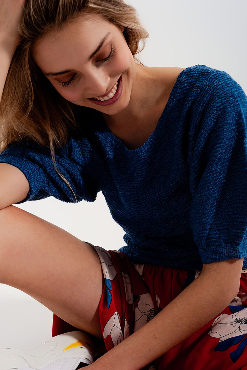 Short sleeve knitted top in blue