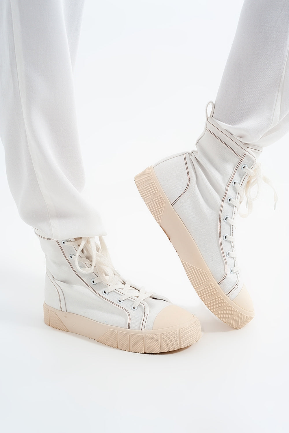 Lightweight Pants with tie waist in white