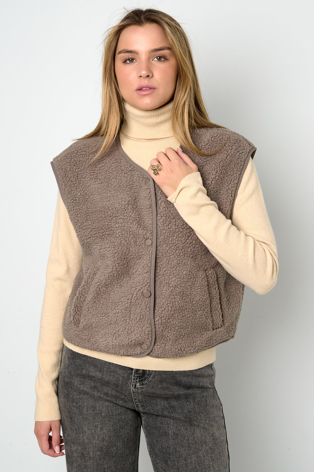 Sleeveless Vest