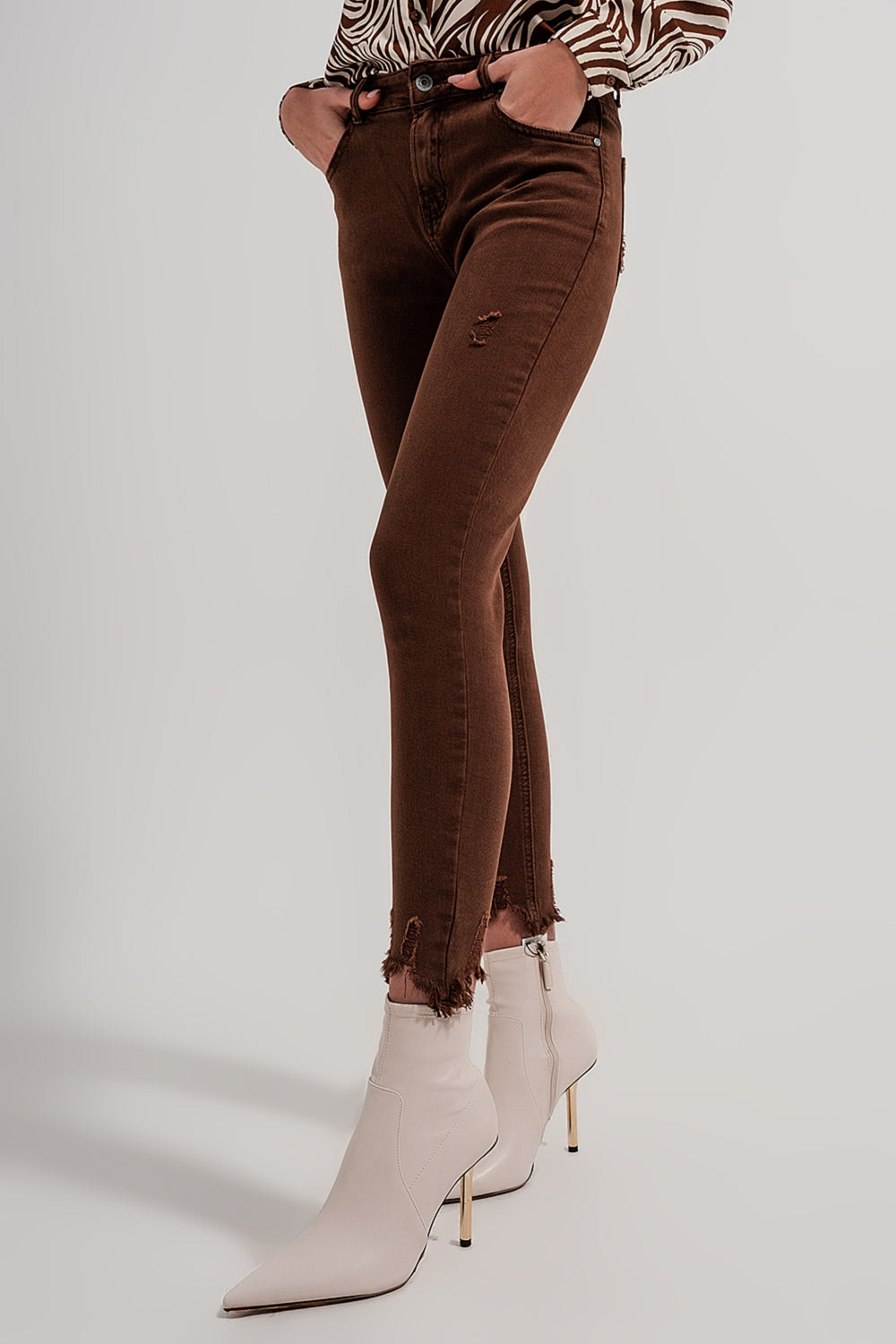 Raw hem skinny jeans in brown