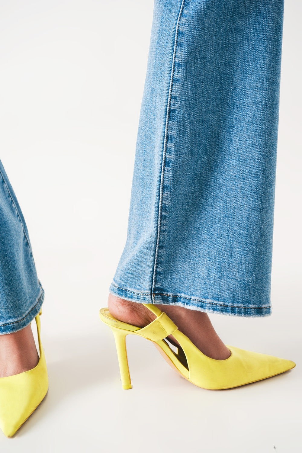 70s high flare jeans in light wash stretch