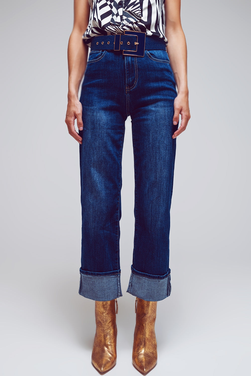 UNIKCOSA Straight Jeans with Folded Hem in Mid Blue Wash