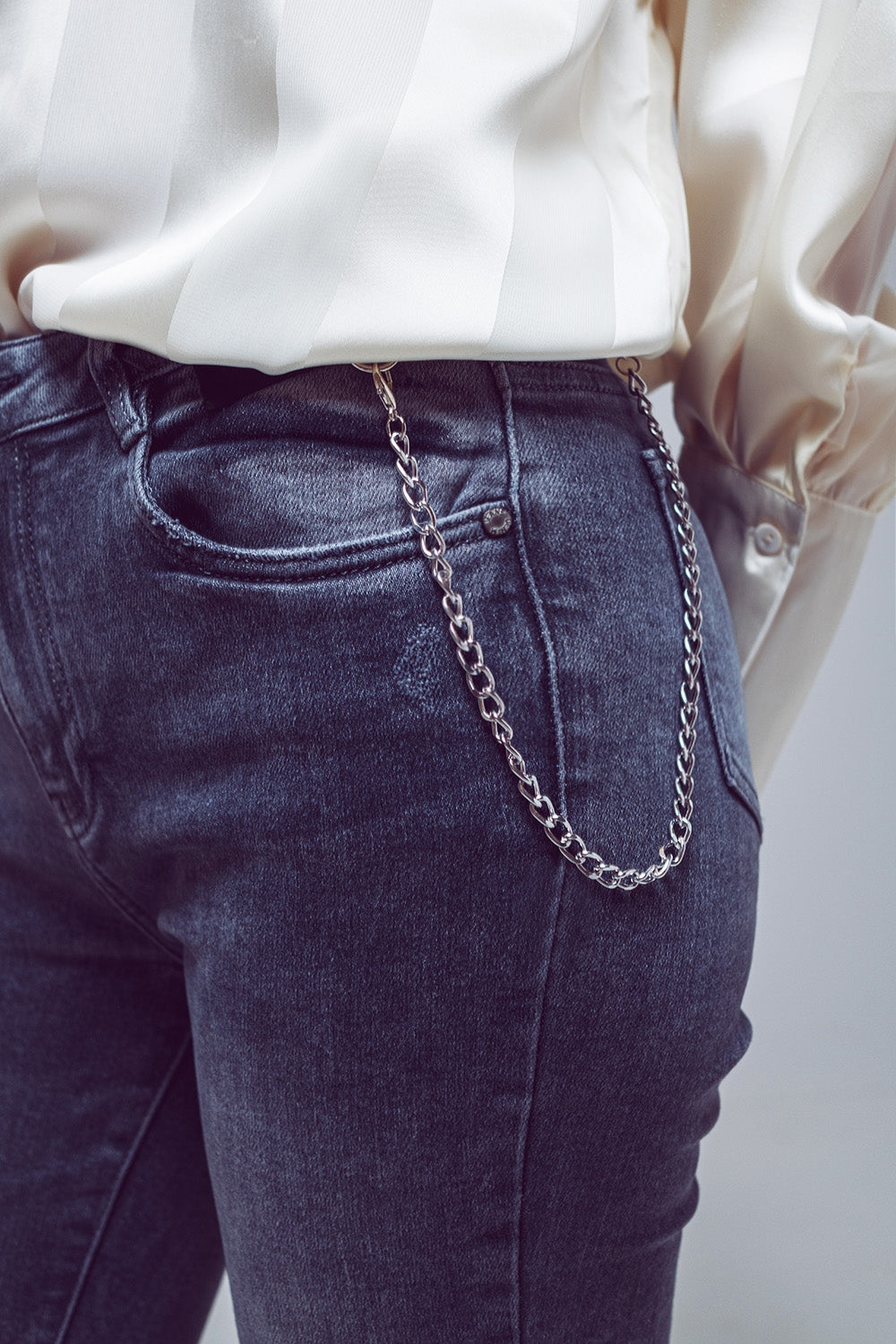 Skinny Fit Distressed Jeans in Grey