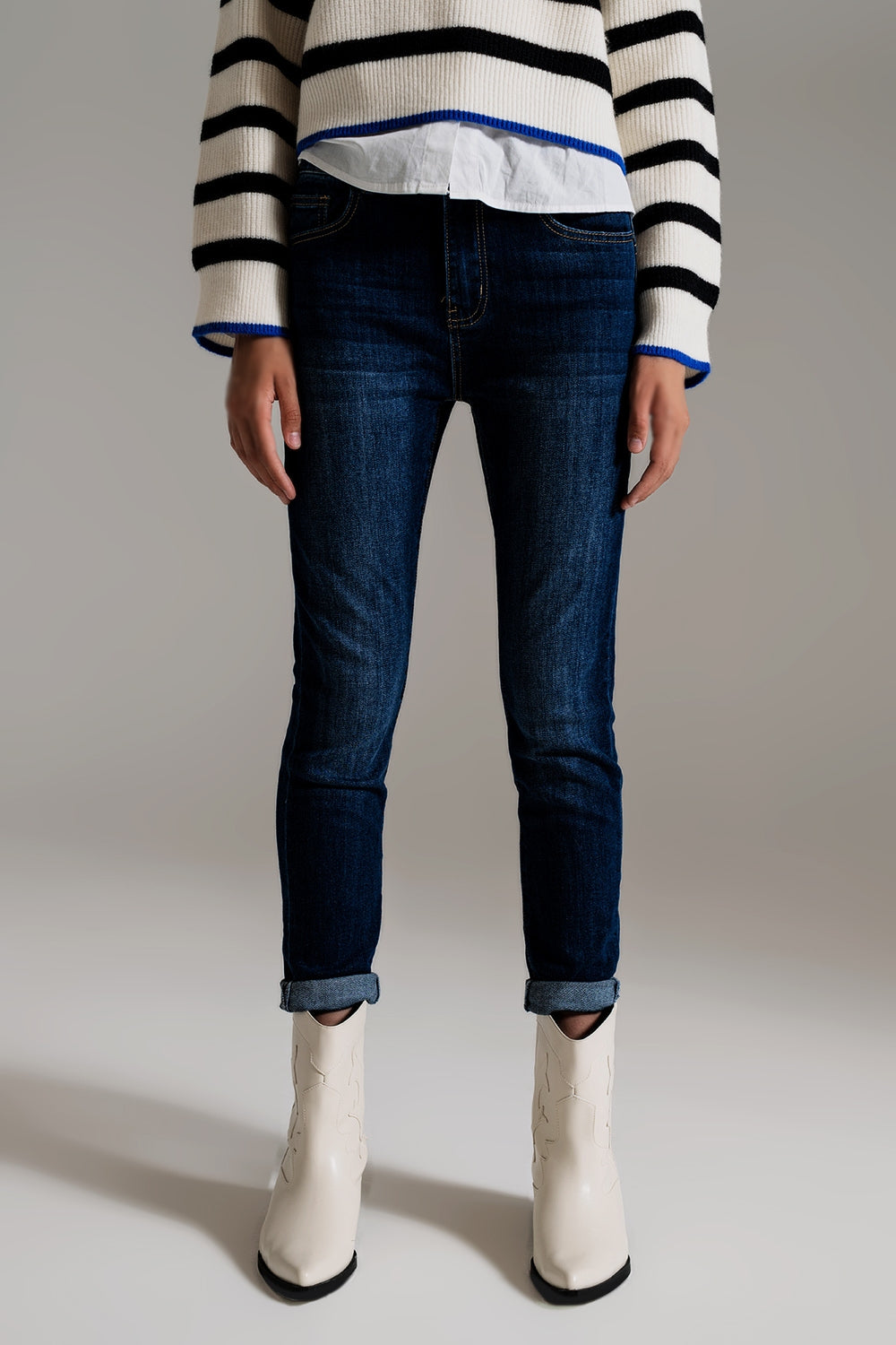 Dark wash skinny jeans with elastic elastan