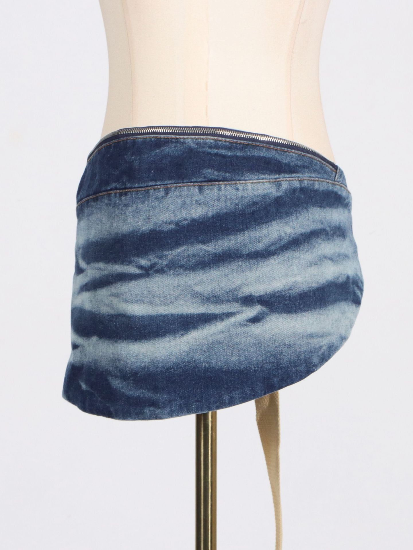 UNIKCOSA RetroBlast Distressed Denim Jeans & Suspender Top Set for Women 🔷