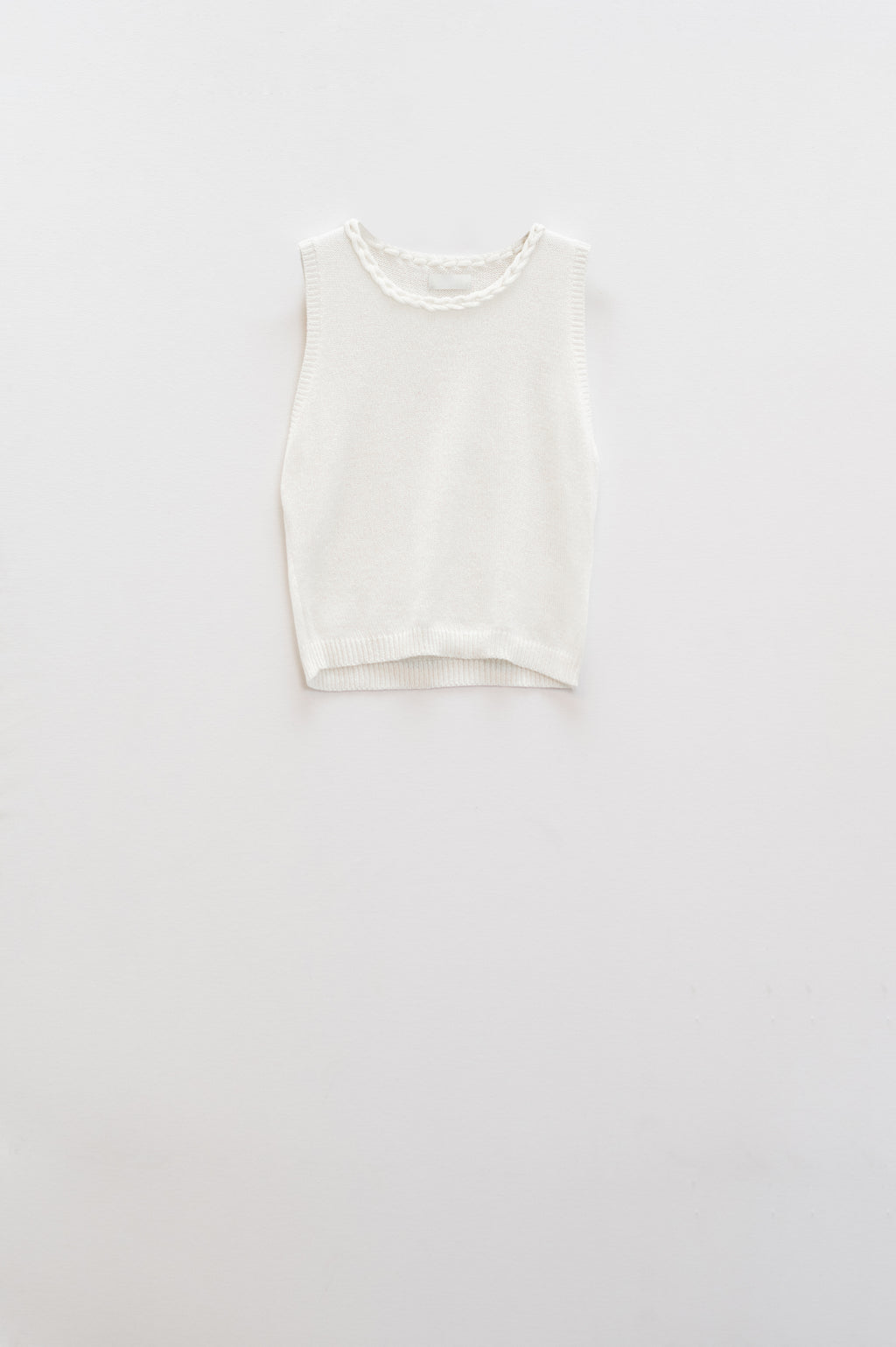Sleeveless white Sweater With Crew Neckline And Braid Detail At Neckline