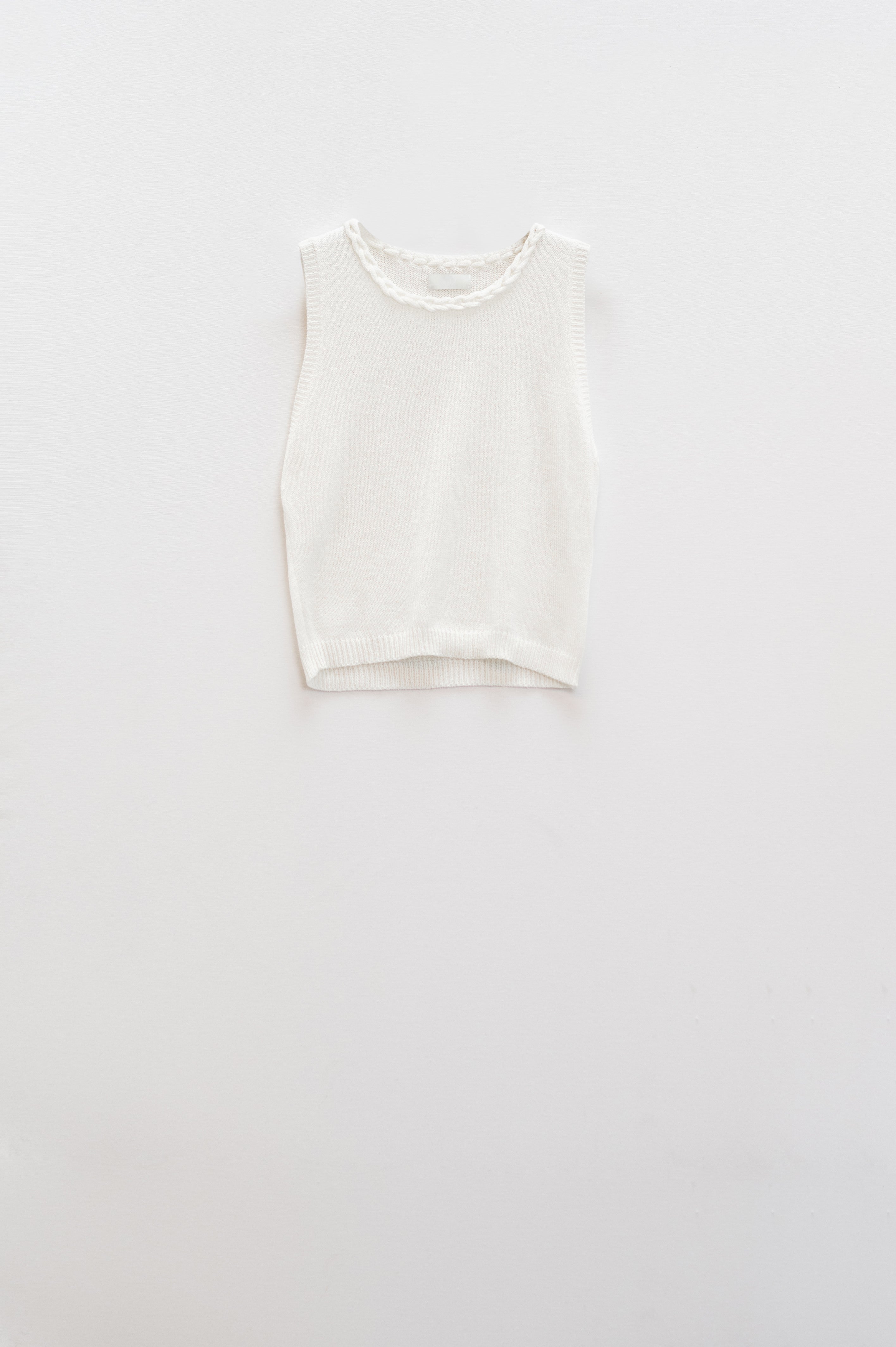 Sleeveless white Sweater With Crew Neckline And Braid Detail At Neckline
