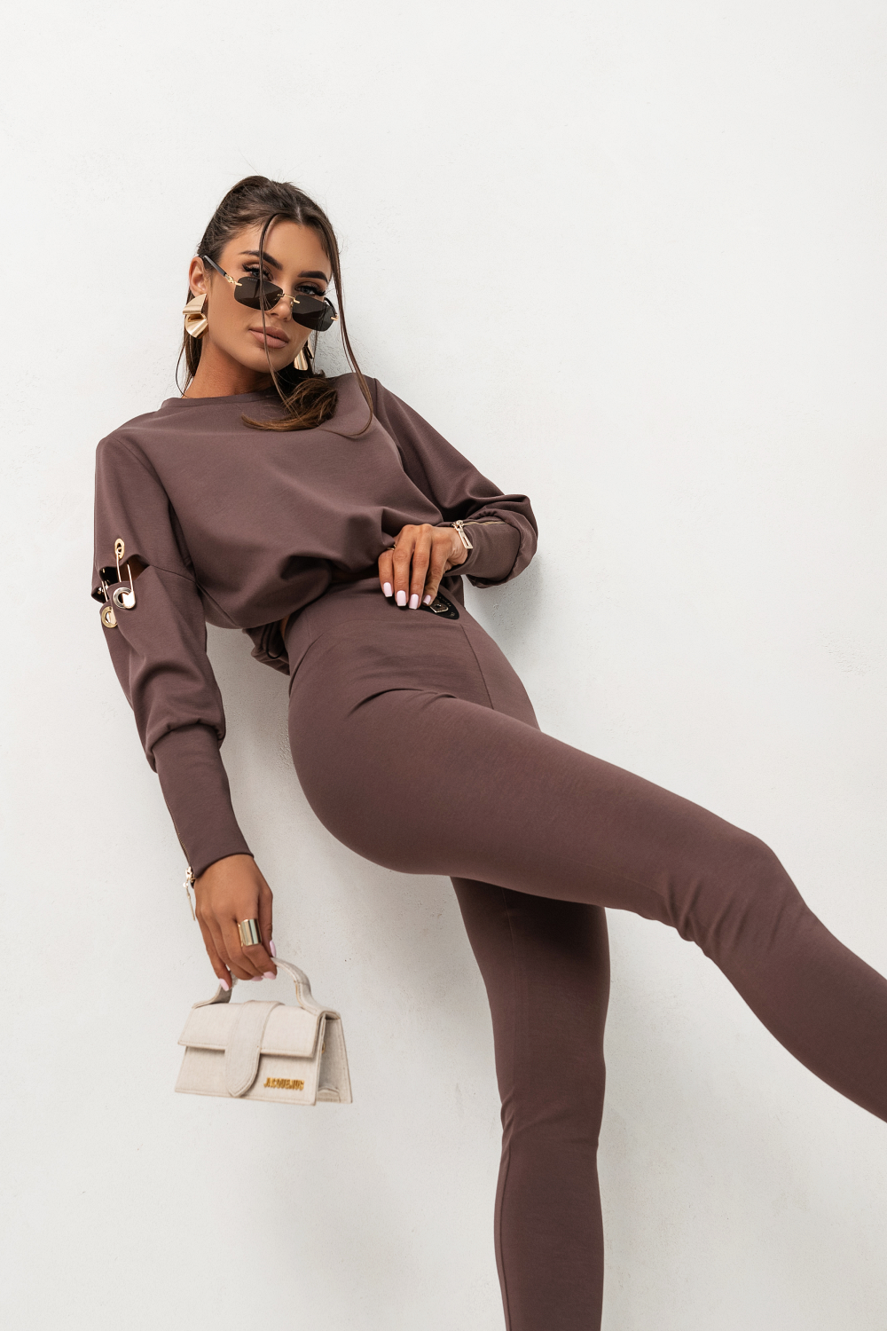 https://cdn.shopify.com/s/files/1/0868/8281/2251/files/8cf41f4dcd1014a61f4c346addf27f51.png?v=1768925864