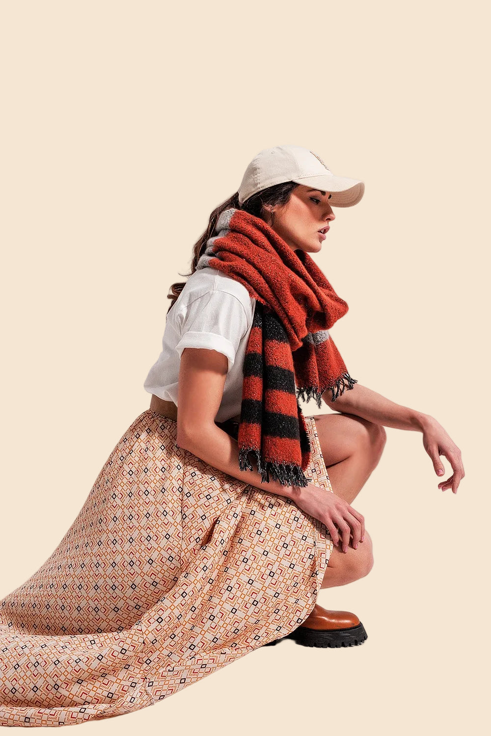 Q2 90s Midi skirt in geo print