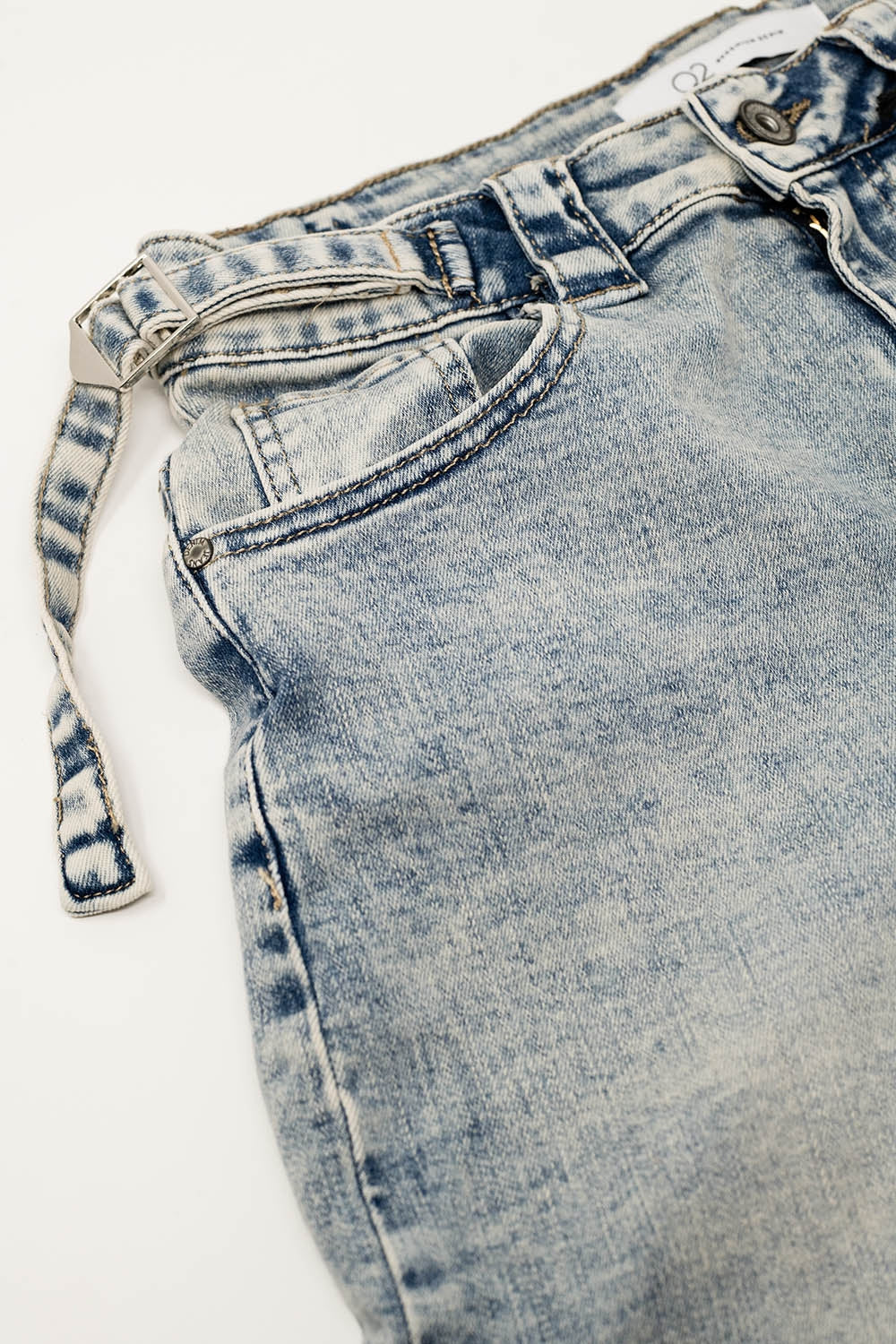 Cargo Style Bleached Jeans With Belt Like Strap Details At The Waist