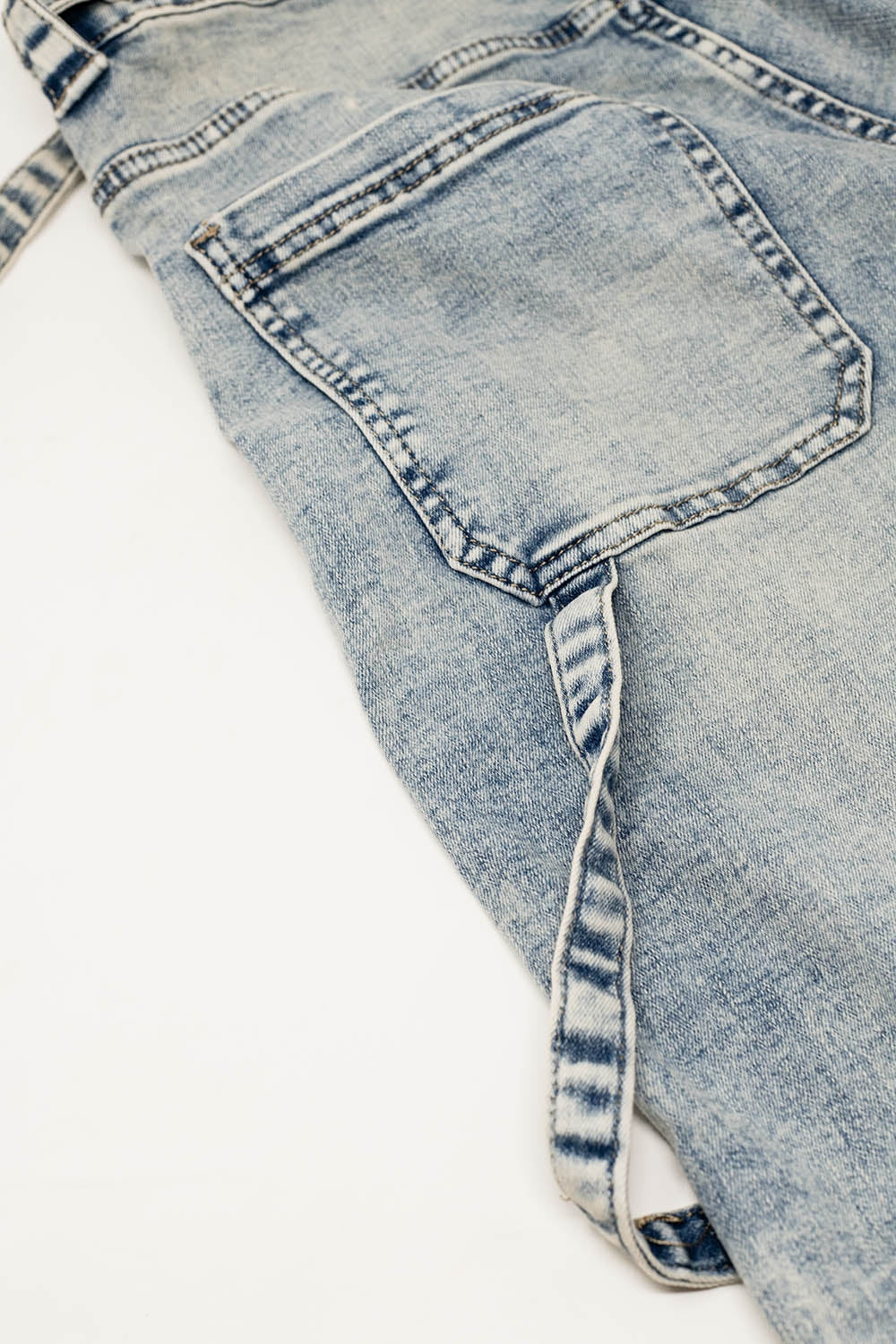 Cargo Style Bleached Jeans With Belt Like Strap Details At The Waist