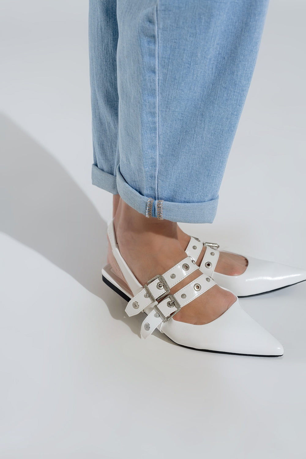 Light Wash Mom Jeans With Side Pockets