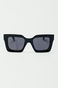 90's Squared Sunglasses in black