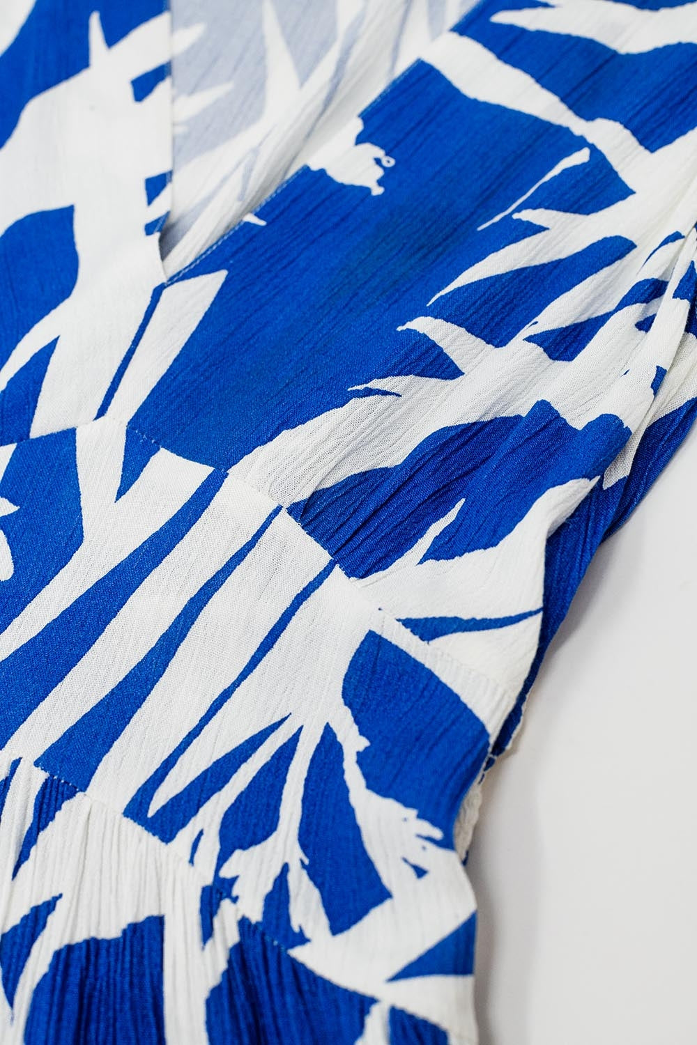 Maxi Tropical Print V-neck Dress With Slit in Blue