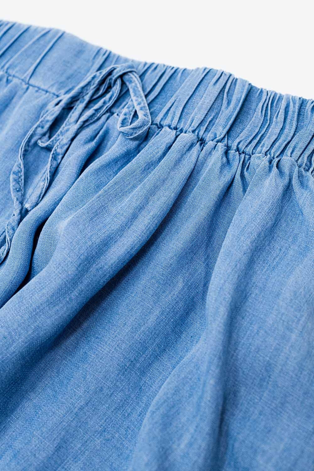 Flowing Tencel Denim Shorts With Side Pockets