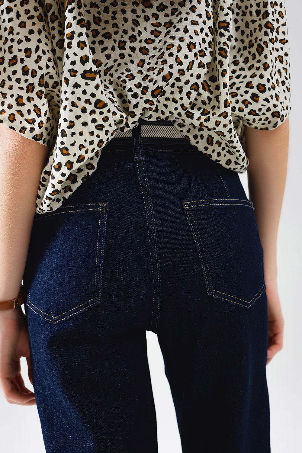 UNIKCOSA Dark Blue Contrast-Stitch Straight-Leg Jeans