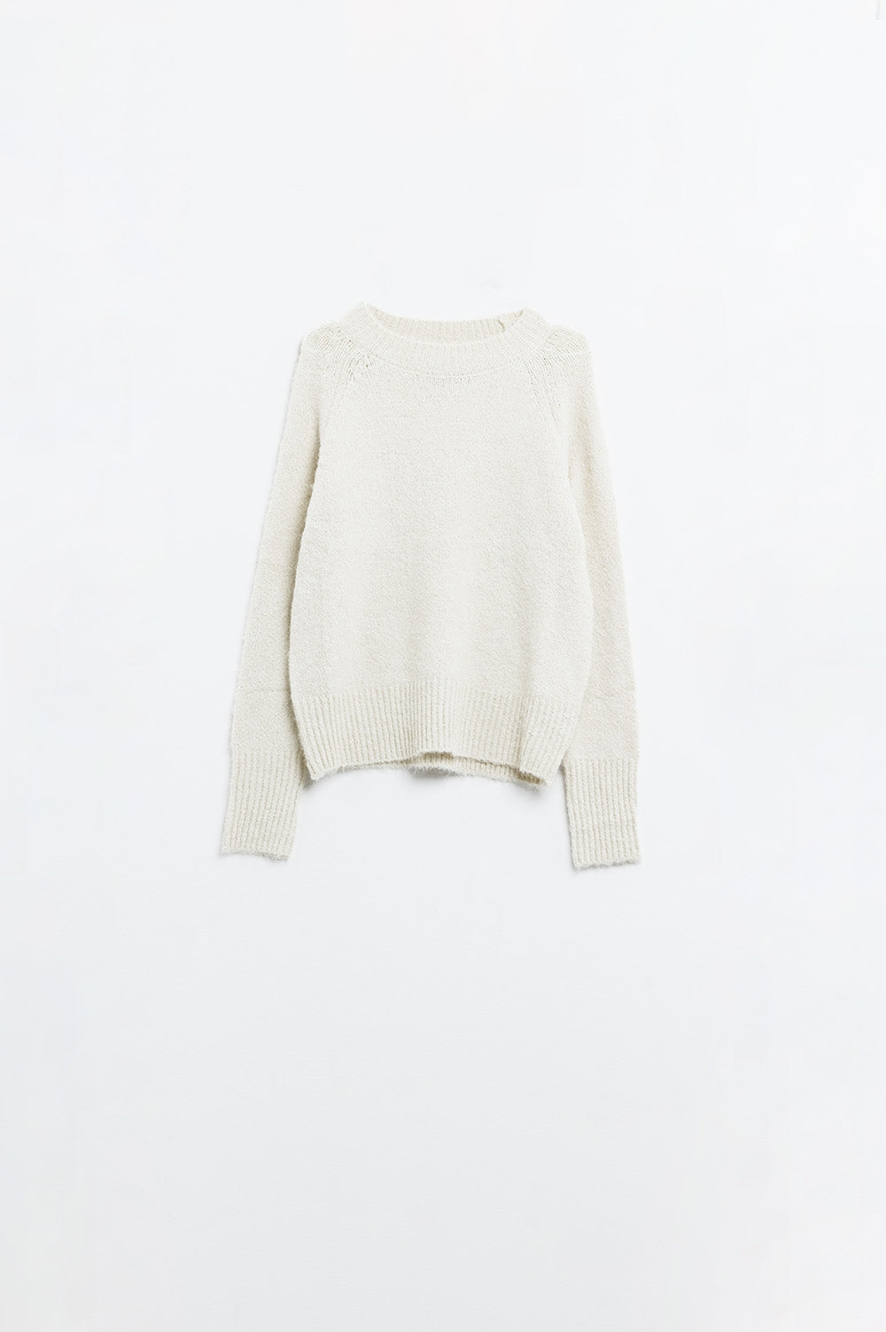 Basic Knited Crew Neck Sweater in cream color