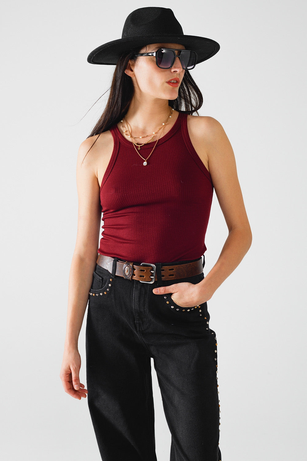 Sleeveless burgundy Top With Ribbed details