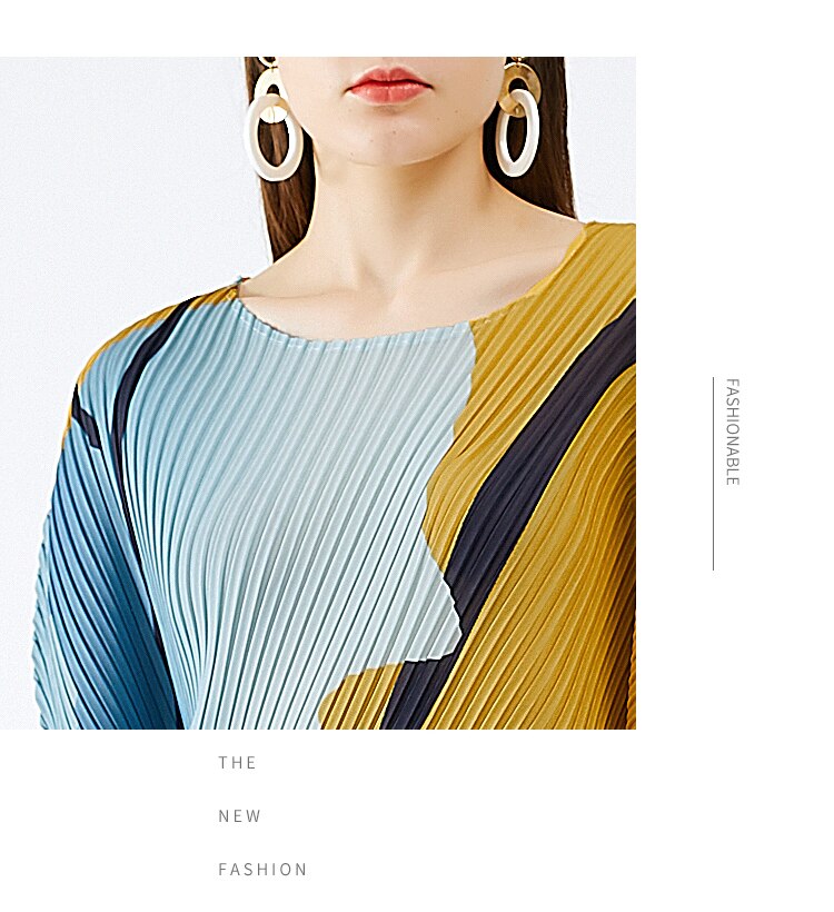 UNIKCOSA LuxeEase Ocean Print Bat Sleeve Top Korean Style 💫