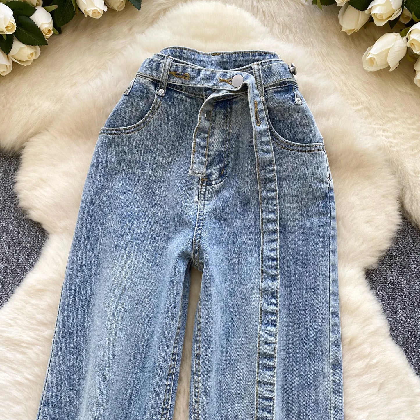 UNIKCOSA Women’s Spring Denim Jeans – 2025 High-Waist Printed Long Pants with Sash Belt (Outdoor Chic Edition)