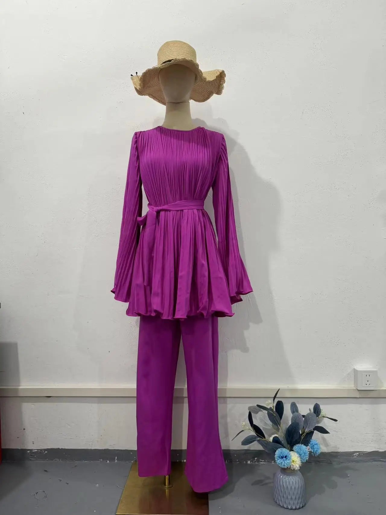 UNIKCOSA Luxe Two Pcs Set Lace Up Pleat Top Leg Pants Chic 💫