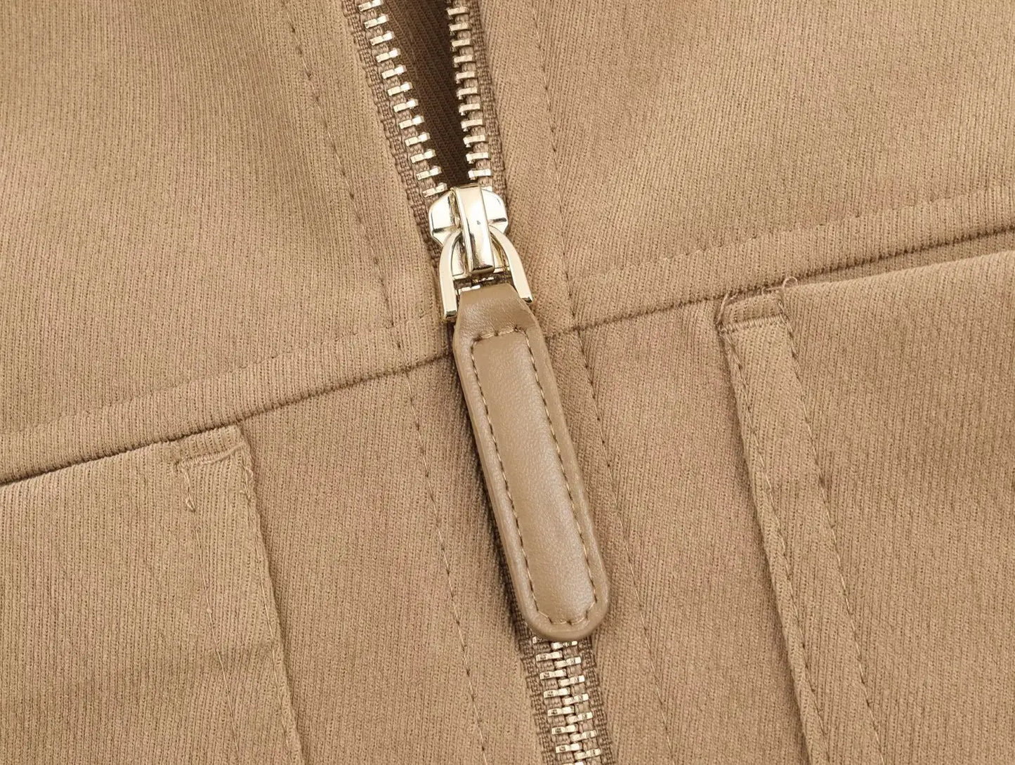 Elegant Women's Two-Piece Leisure Suit with Turn-Down Collar