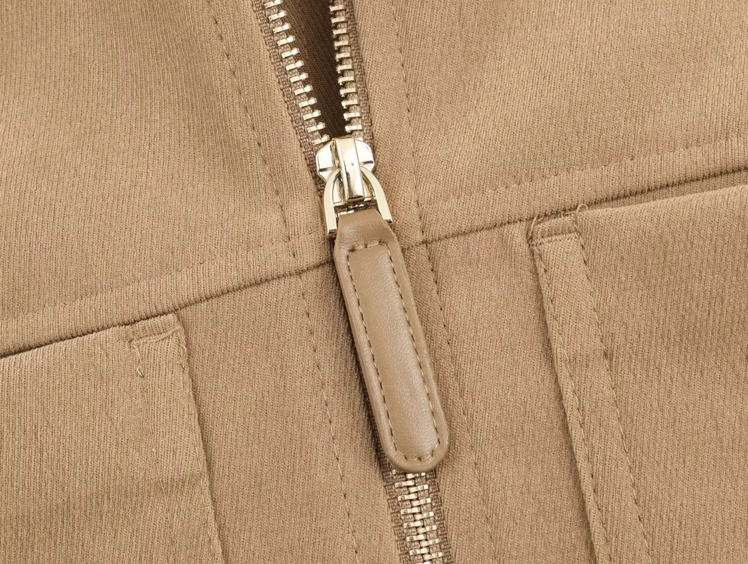 Elegant Women's Two-Piece Leisure Suit with Turn-Down Collar