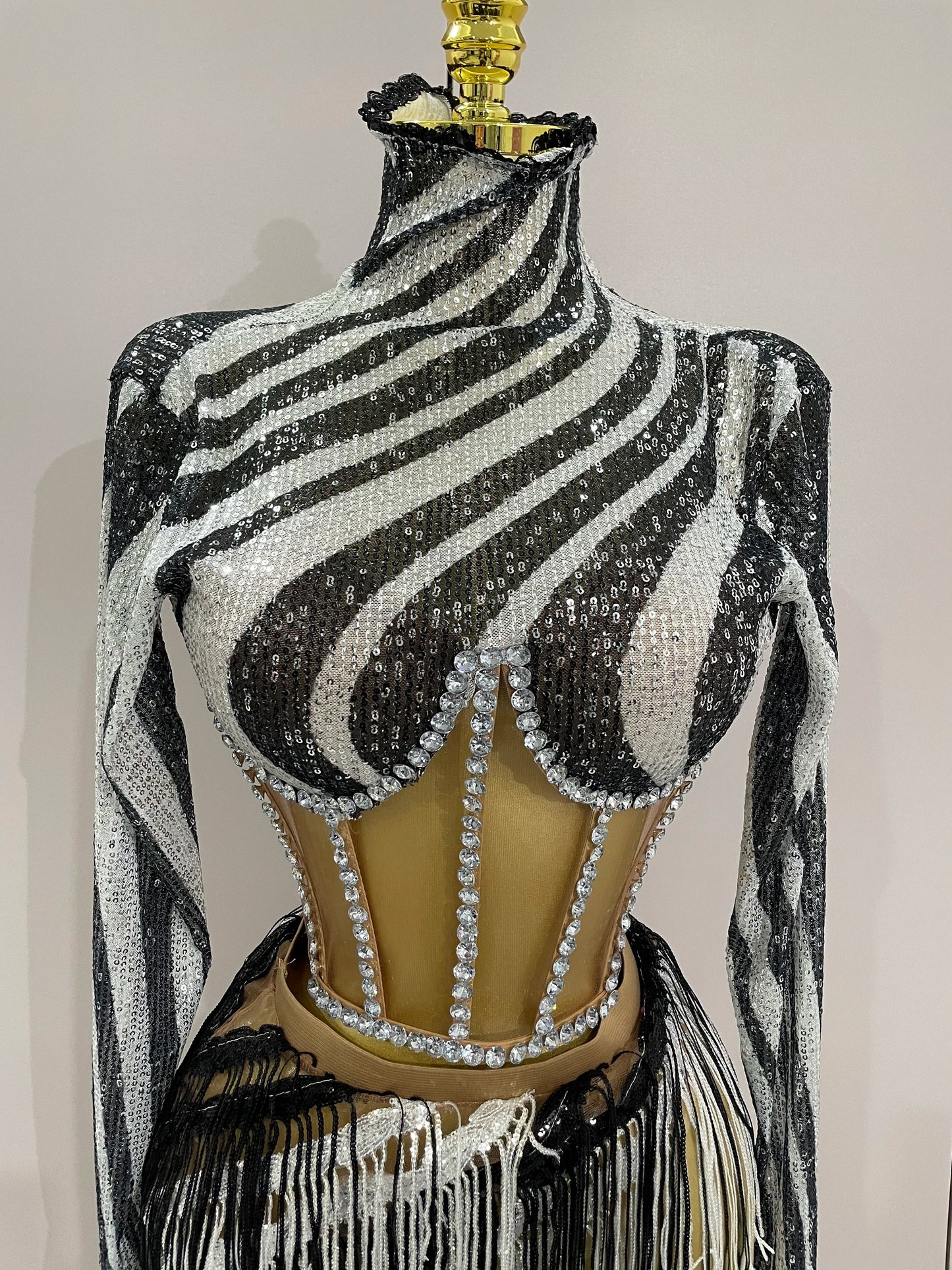 UNIKCOSA’s 2025 Diamond Sequin Tassel Set — Mesh Long-Sleeve Crop Top + Skirt Party Glam