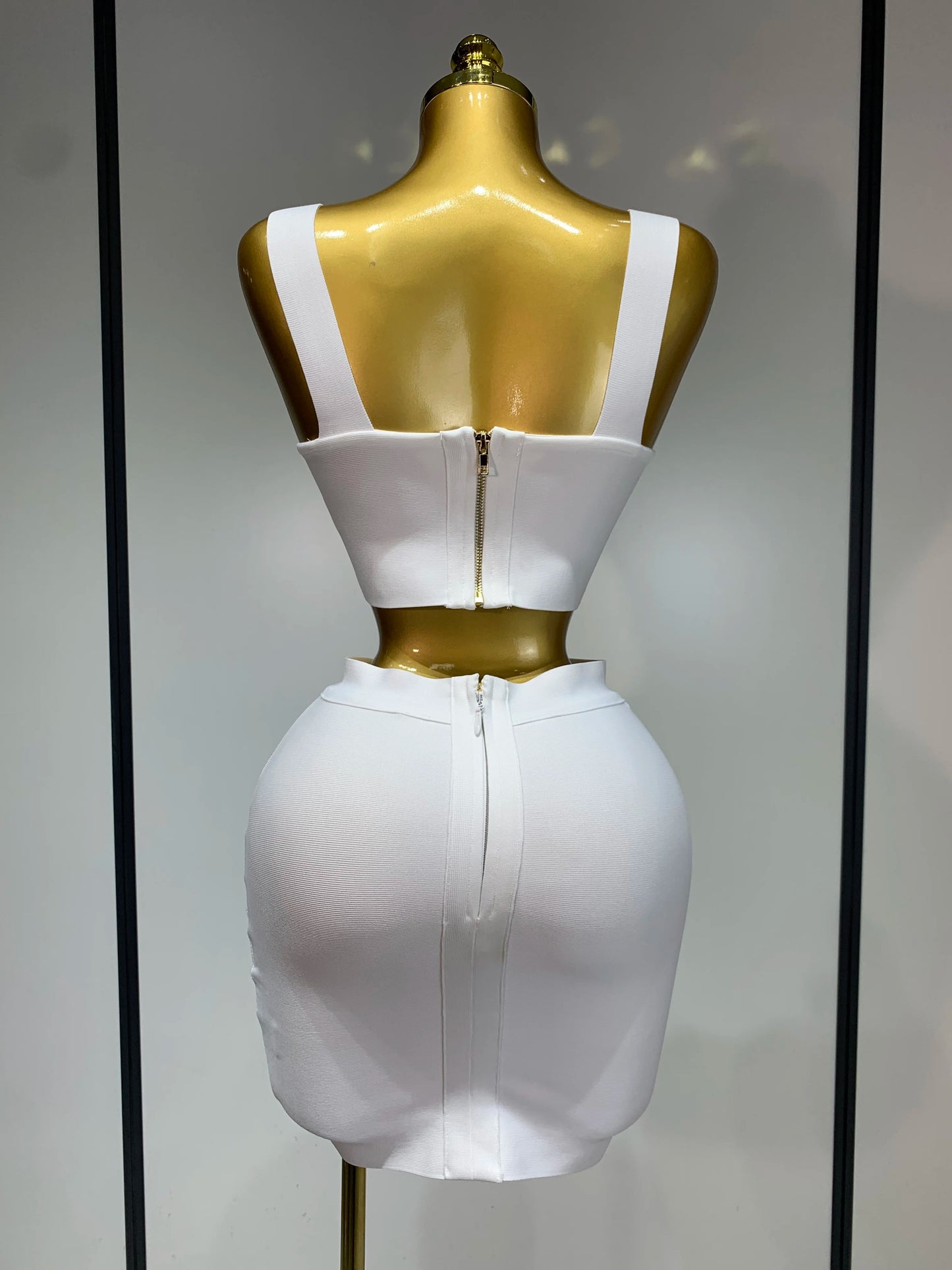 UNIKCOSA’s 2025 Monochrome Bandage Set — Sexy Crop Top + Bodycon Mini Skirt (White & Black)