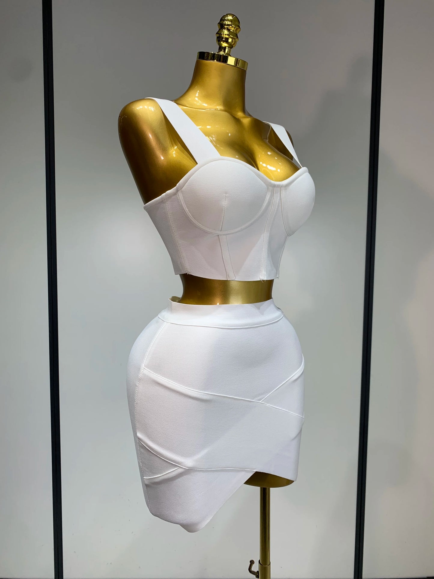 UNIKCOSA’s 2025 Monochrome Bandage Set — Sexy Crop Top + Bodycon Mini Skirt (White & Black)