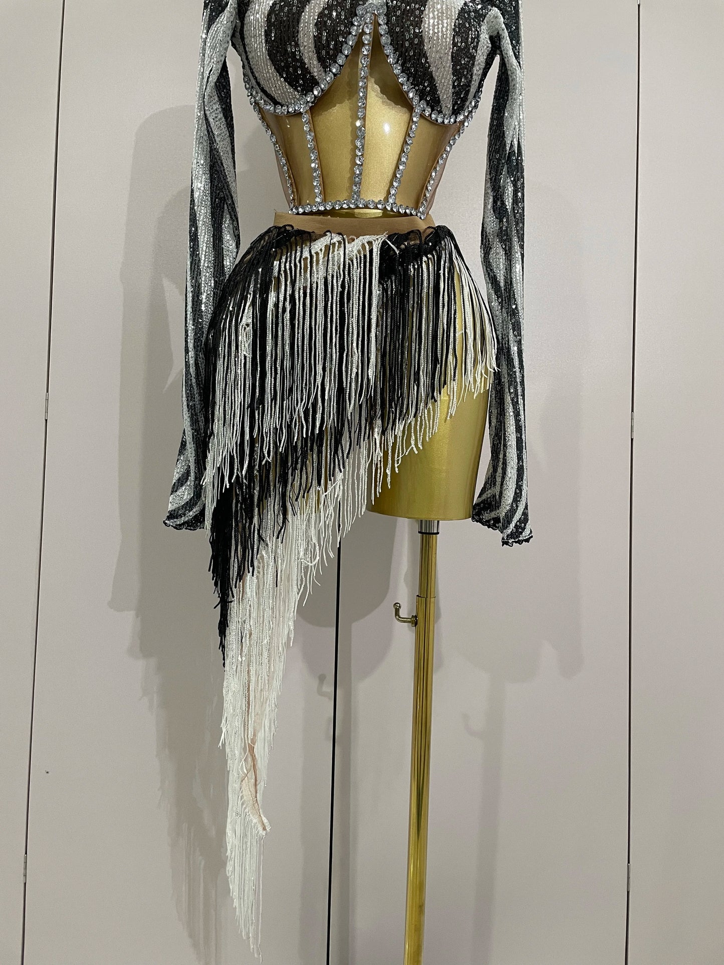 UNIKCOSA’s 2025 Diamond Sequin Tassel Set — Mesh Long-Sleeve Crop Top + Skirt Party Glam