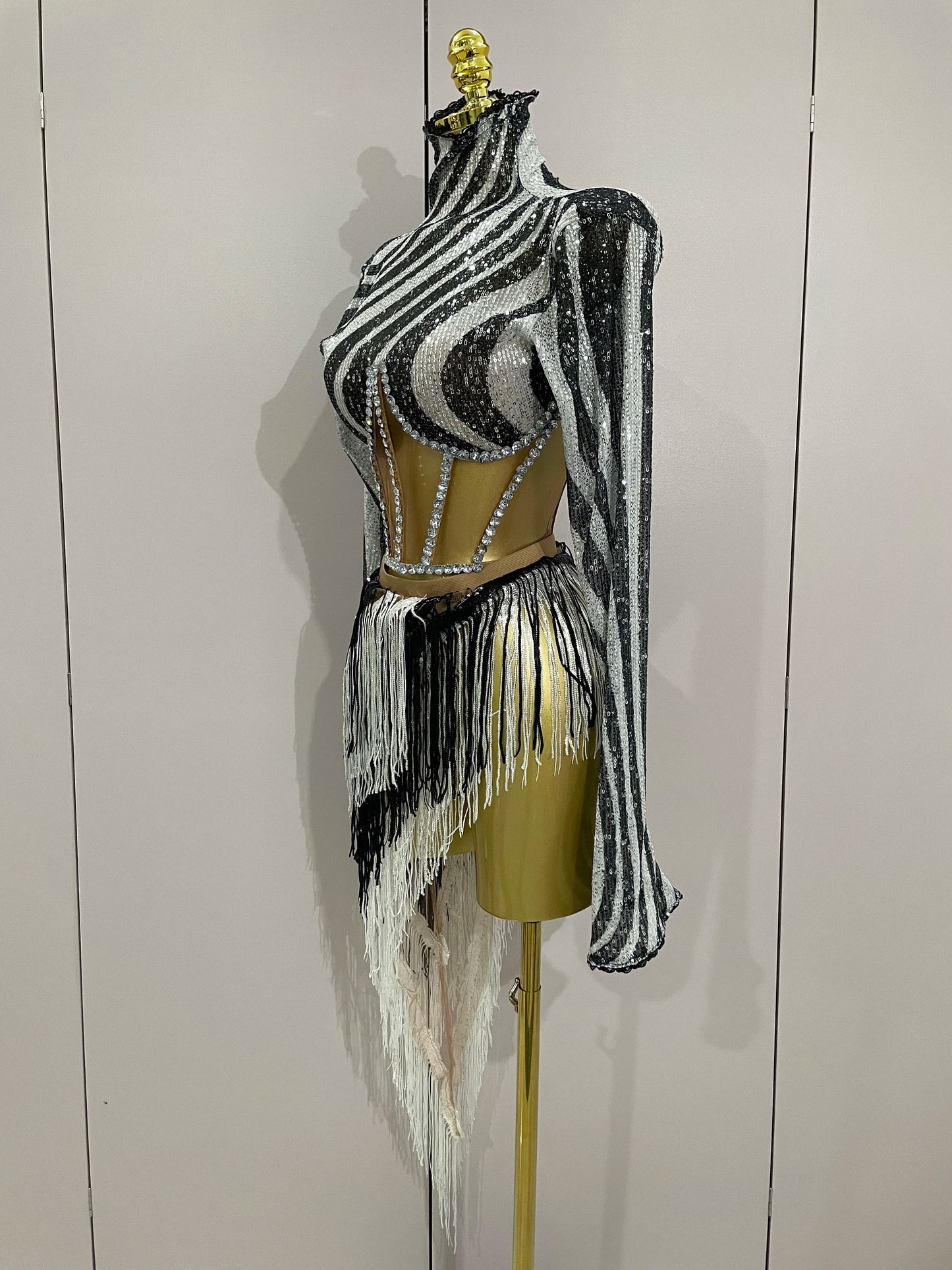 UNIKCOSA’s 2025 Diamond Sequin Tassel Set — Mesh Long-Sleeve Crop Top + Skirt Party Glam