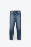 Q2 Basic Stretchy Skinny Jeans in Mid Wash