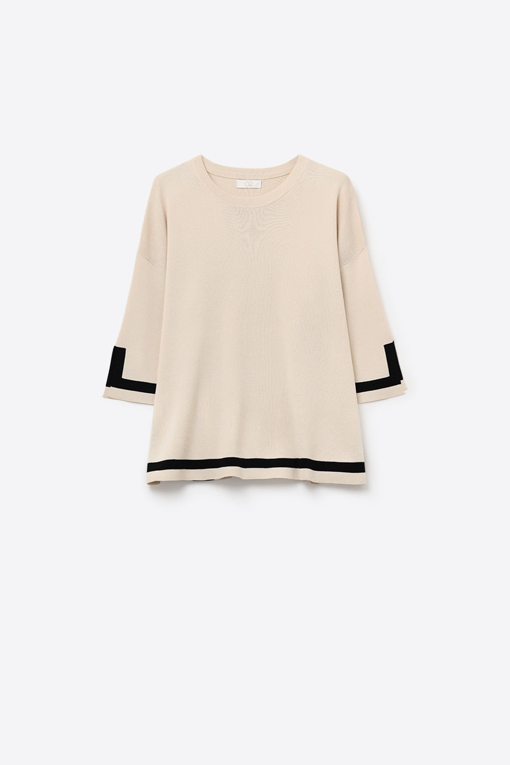 Q2 beige Fine Knit sweater with Contrast Stripe in black Detail and 3/4 Sleeves