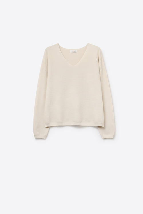 Q2 Beige Fine Knit V-Neck Sweater with Subtle Linear Texture