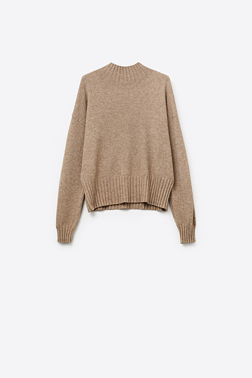 Q2 Beige soft knit sweater with ribbed cuffs and neck