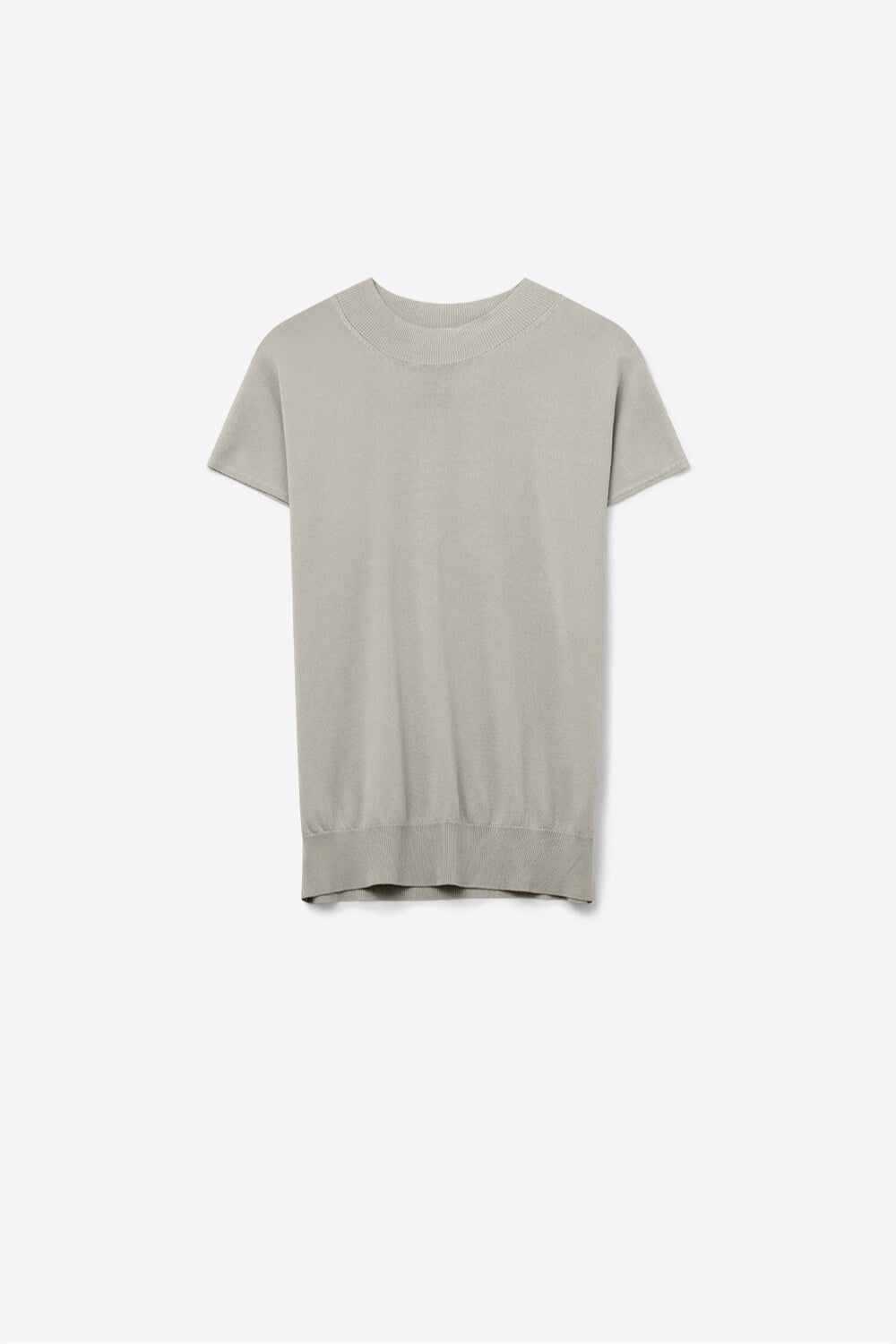 Q2 Beige turtleneck sweater with fitted short sleeves