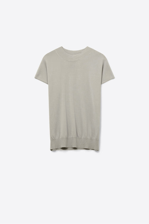 Q2 Beige turtleneck sweater with fitted short sleeves