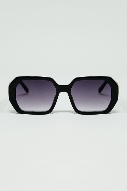 Q2 Black Diamond-Shaped Sunglasses and goldden detail