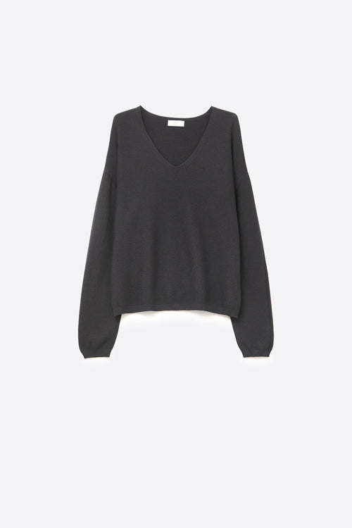 Q2 Black Fine Knit V-Neck Sweater with Subtle Linear Texture