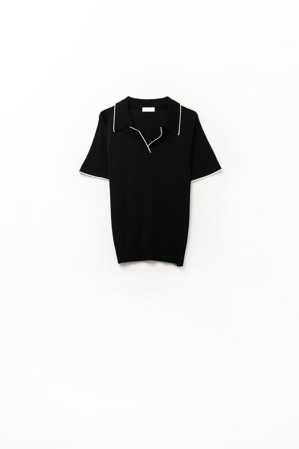Q2 Black knit polo shirt with contrasting detail in white